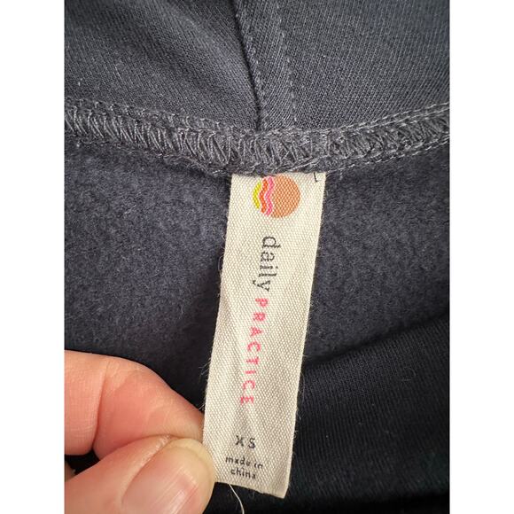 NEW Anthropologie Daily Practice Slouchy Cowl Navy Blue Cropped Boho Top Size XS - Picture 4 of 7